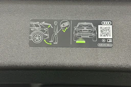 navarra sininen Audi Q3 2026 kuva 12.