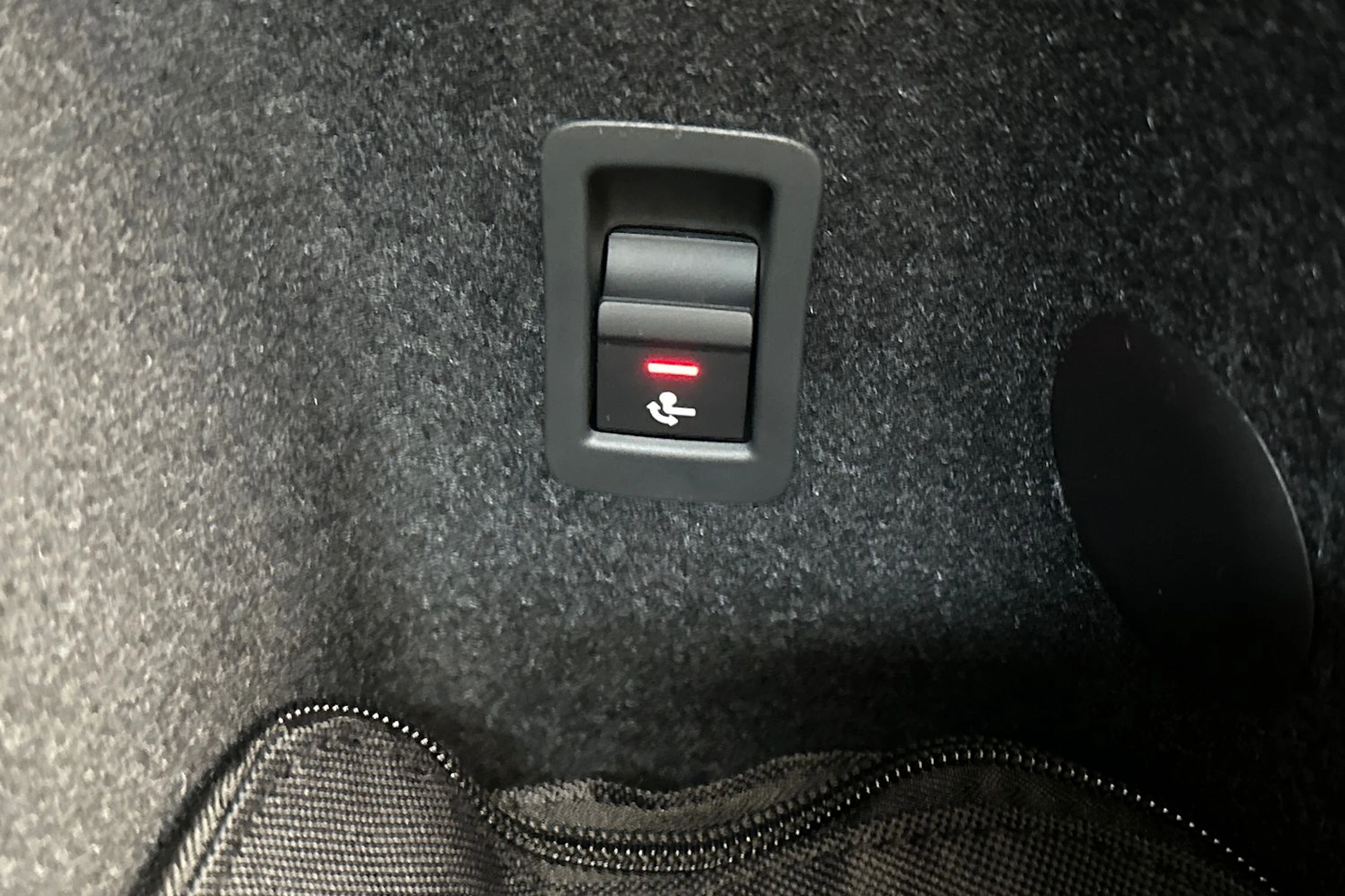 navarra sininen Audi Q3 2026 kuva 14.