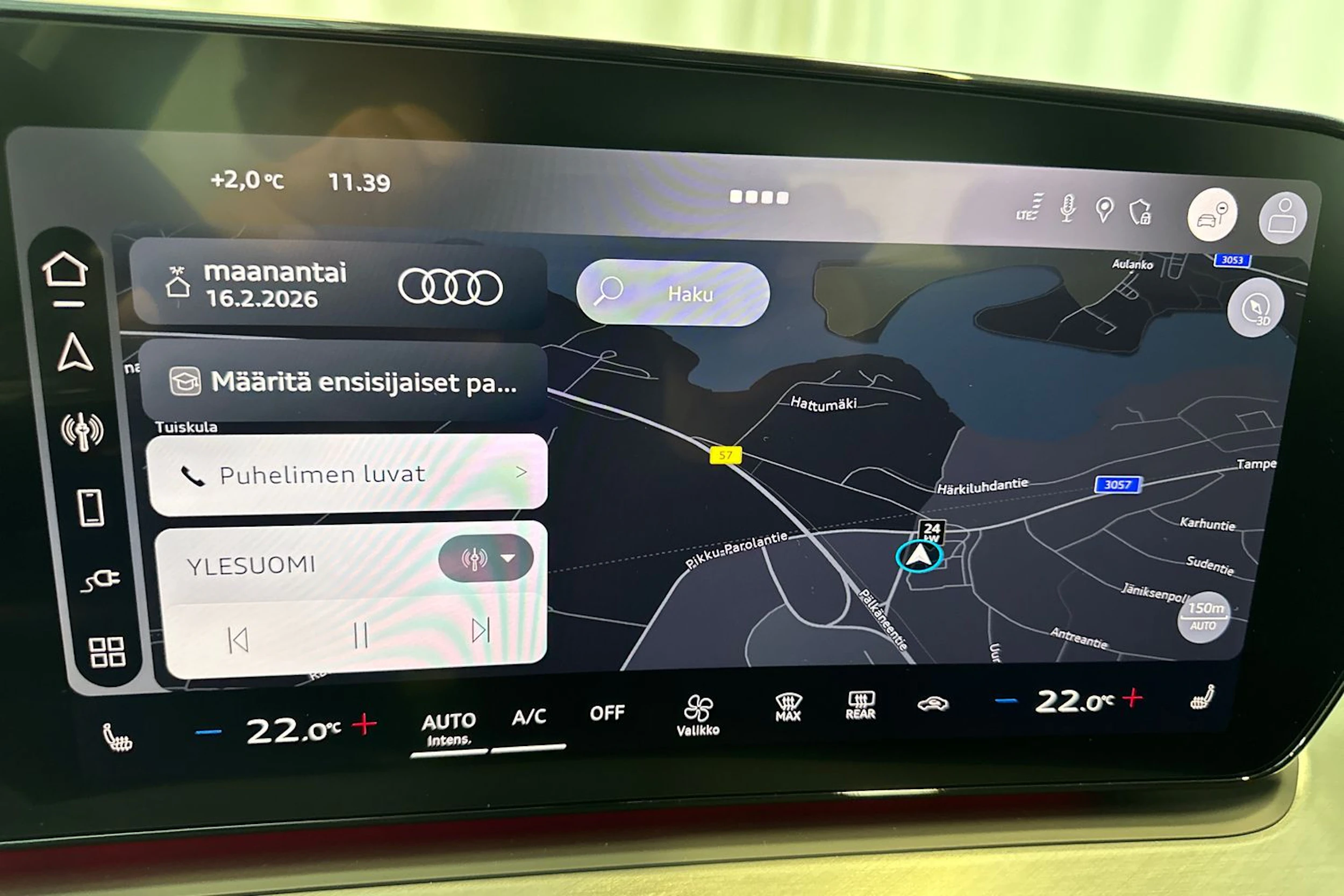 navarra sininen Audi Q3 2026 kuva 24.