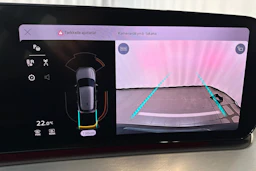 navarra sininen Audi Q3 2026 kuva 26.