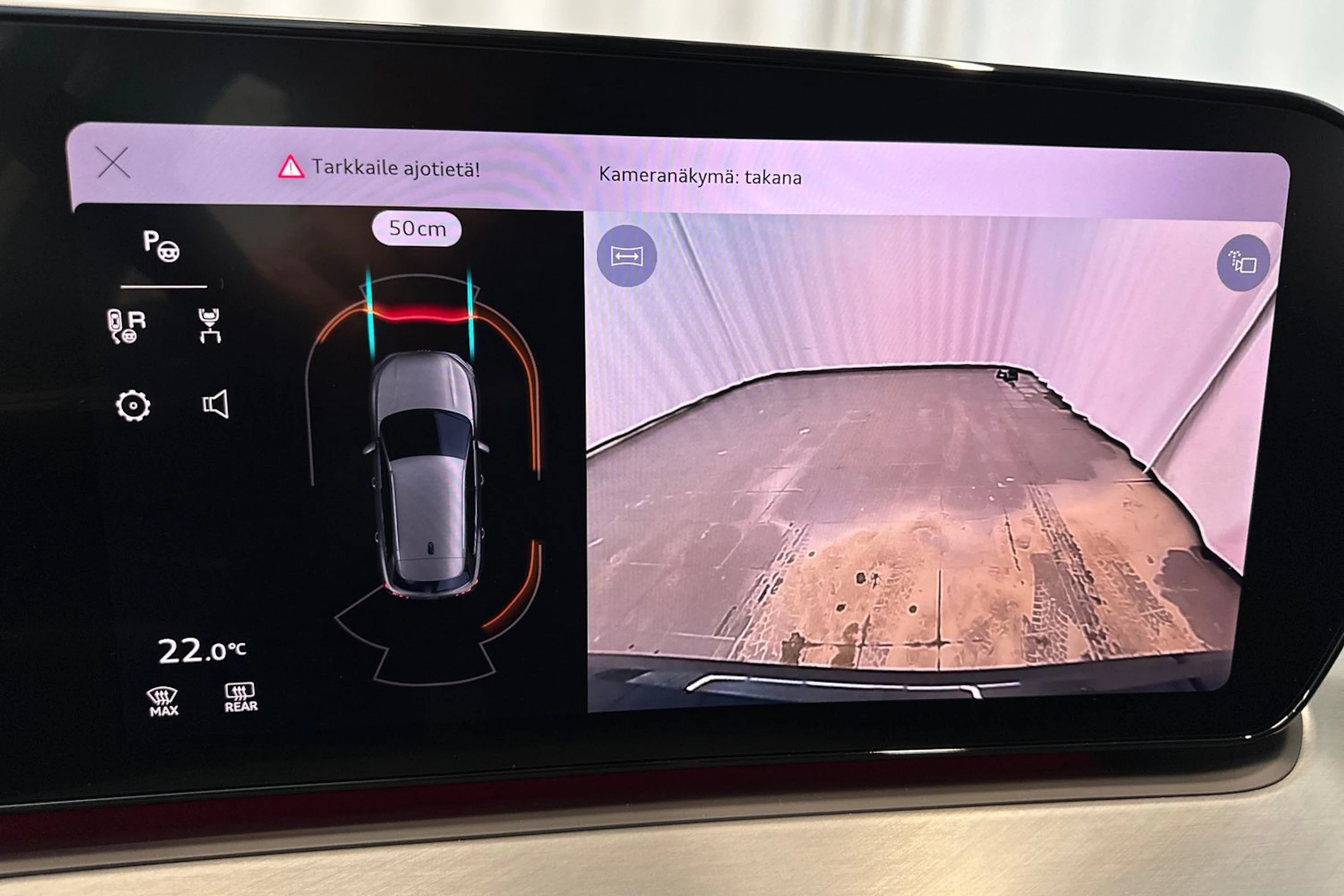 navarra sininen Audi Q3 2026 kuva 27.