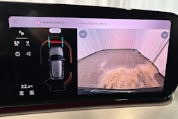 navarra sininen Audi Q3 2026 kuva 27.