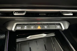 navarra sininen Audi Q3 2026 kuva 28.