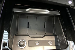 navarra sininen Audi Q3 2026 kuva 29.