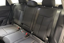 met. vihreä Audi Q3 2026 kuva 8.