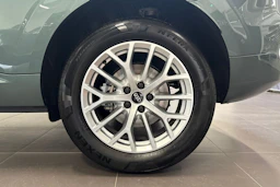 met. vihreä Audi Q3 2026 kuva 10.