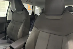 met. vihreä Audi Q3 2026 kuva 13.