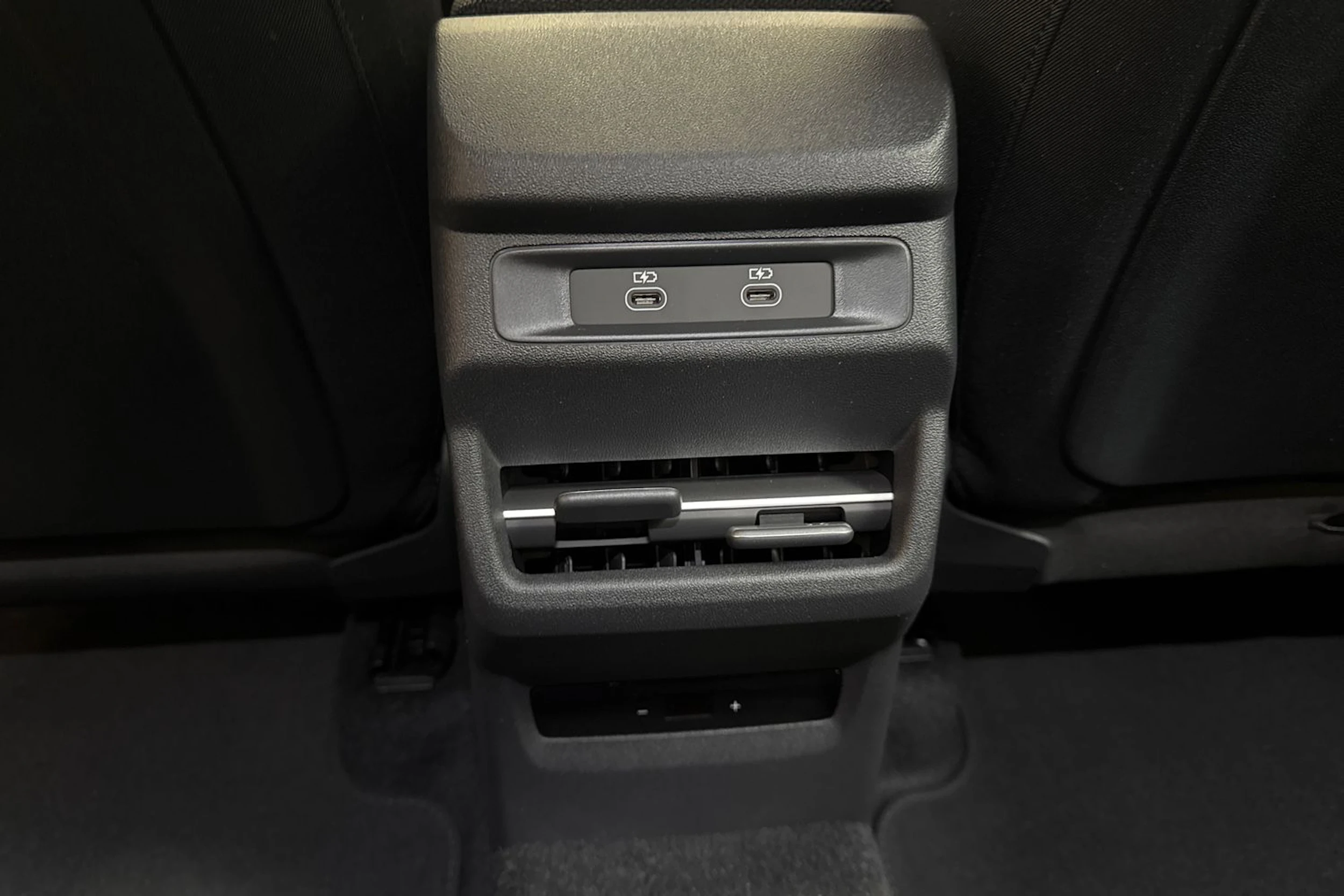 met. vihreä Audi Q3 2026 kuva 15.