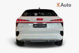 valkoinen Audi Q3 2026 kuva 3.