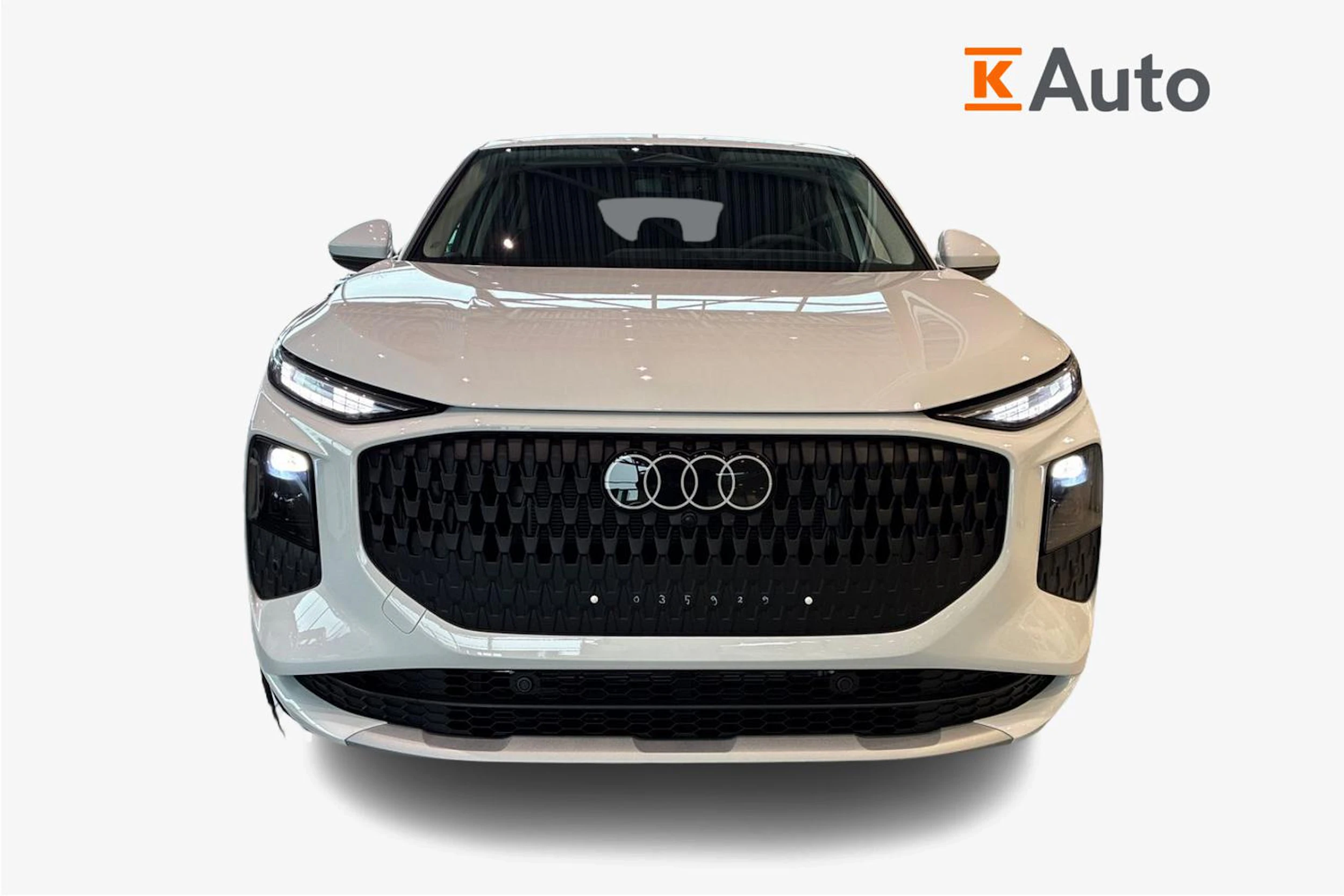 valkoinen Audi Q3 2026 kuva 4.