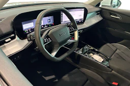 valkoinen Audi Q3 2026 kuva 6.