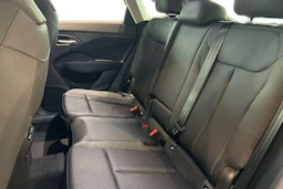 valkoinen Audi Q3 2026 kuva 8.