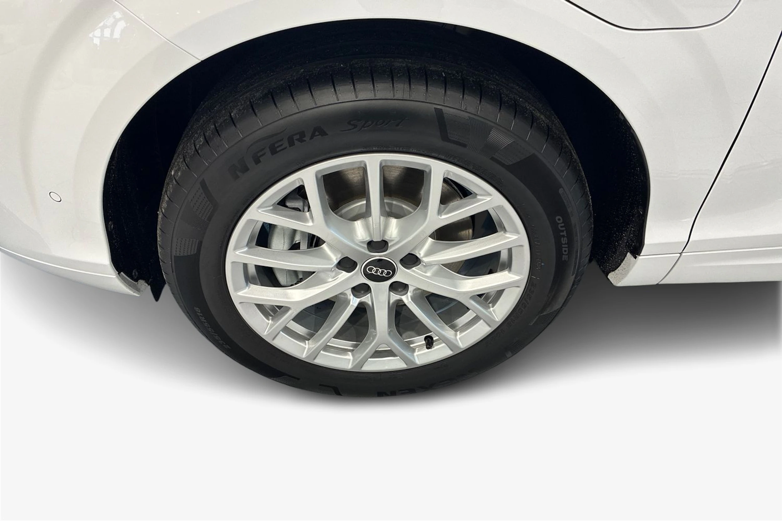 valkoinen Audi Q3 2026 kuva 9.