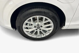 valkoinen Audi Q3 2026 kuva 9.