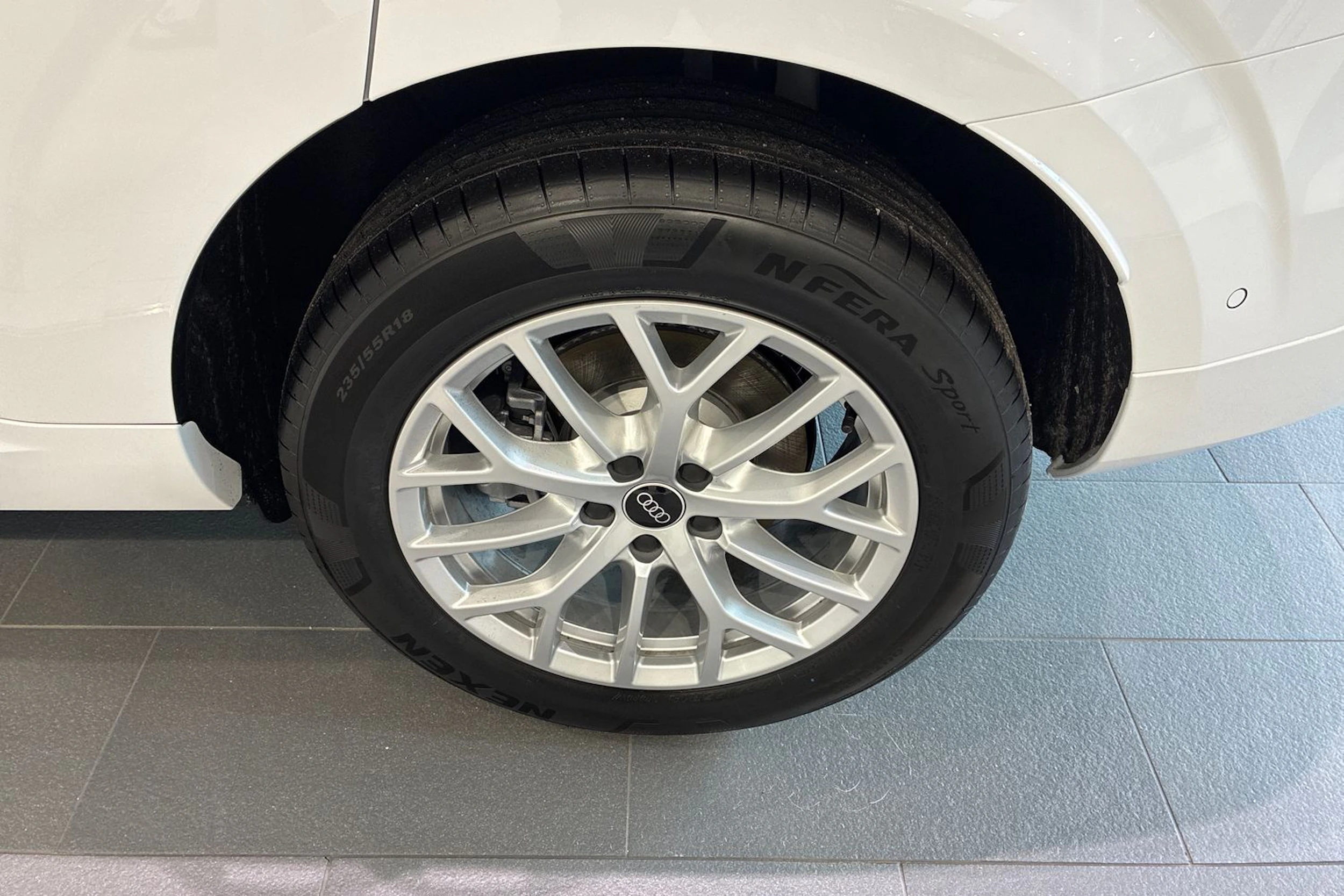 valkoinen Audi Q3 2026 kuva 10.