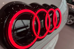 valkoinen Audi Q3 2026 kuva 11.