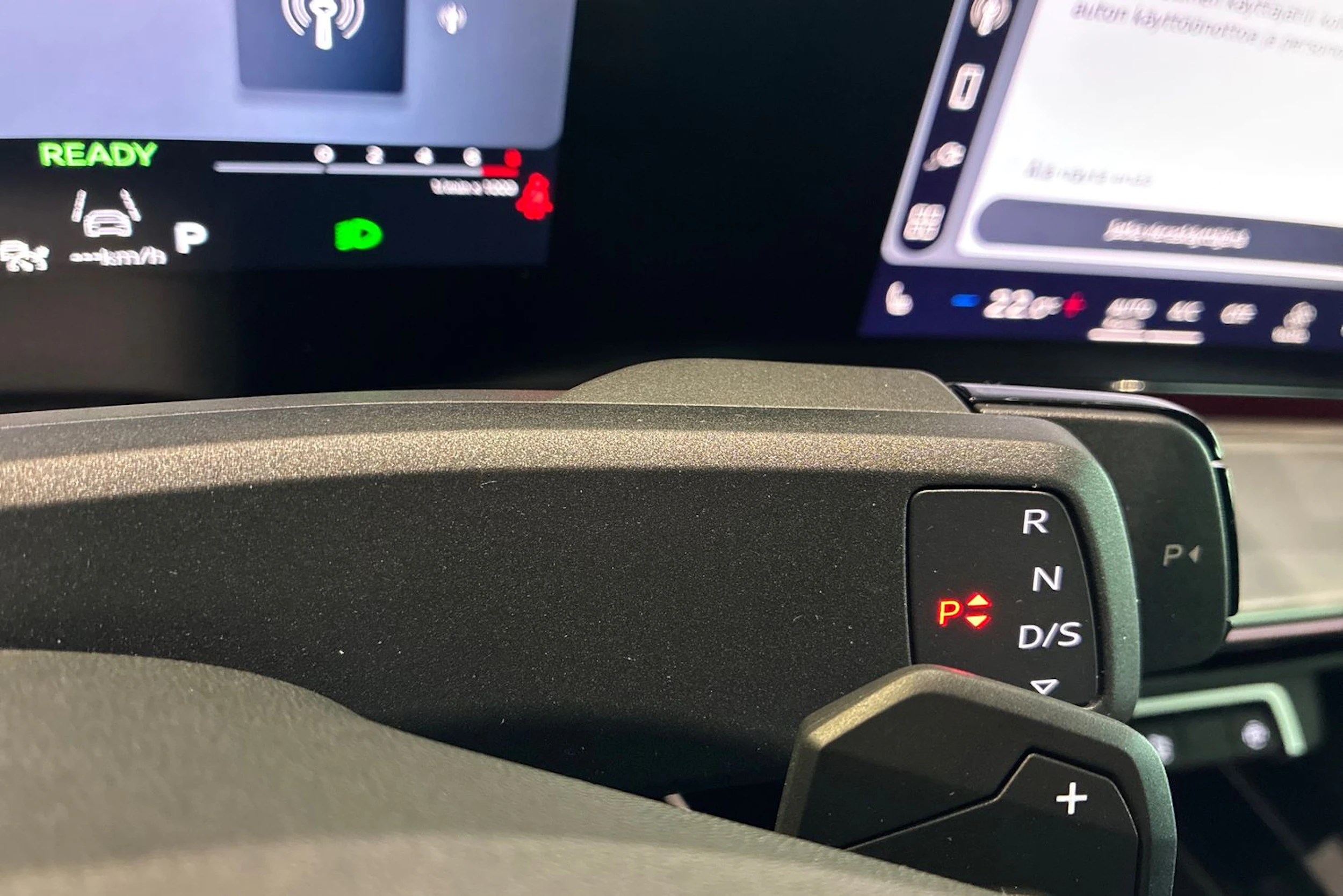 valkoinen Audi Q3 2026 kuva 16.