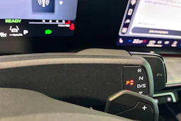 valkoinen Audi Q3 2026 kuva 16.