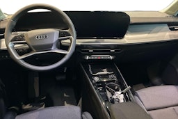 musta Audi Q3 2026 kuva 7.