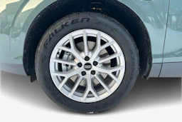 met. vihreä Audi Q3 2026 kuva 9.