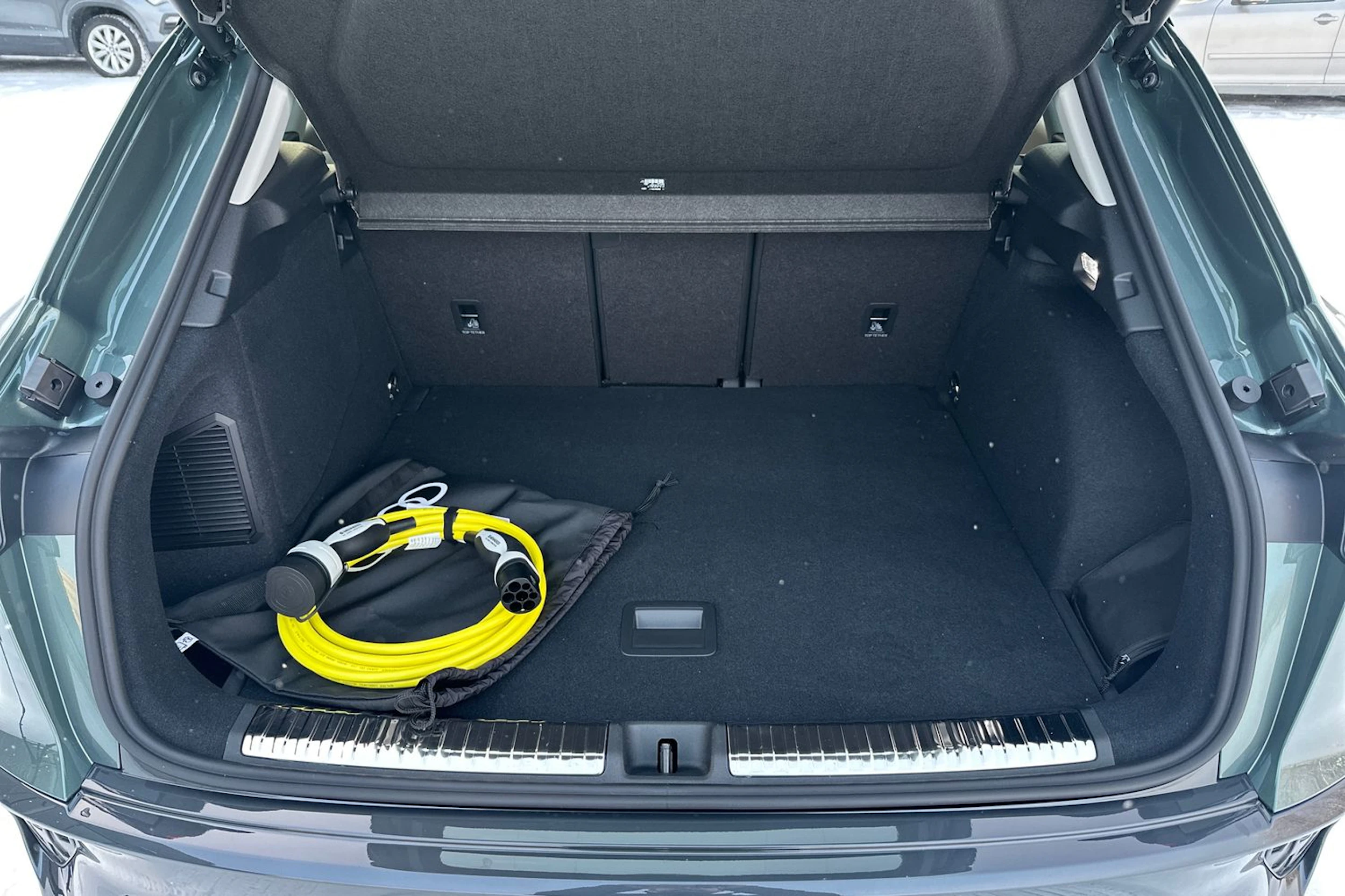 met. vihreä Audi Q3 2026 kuva 12.