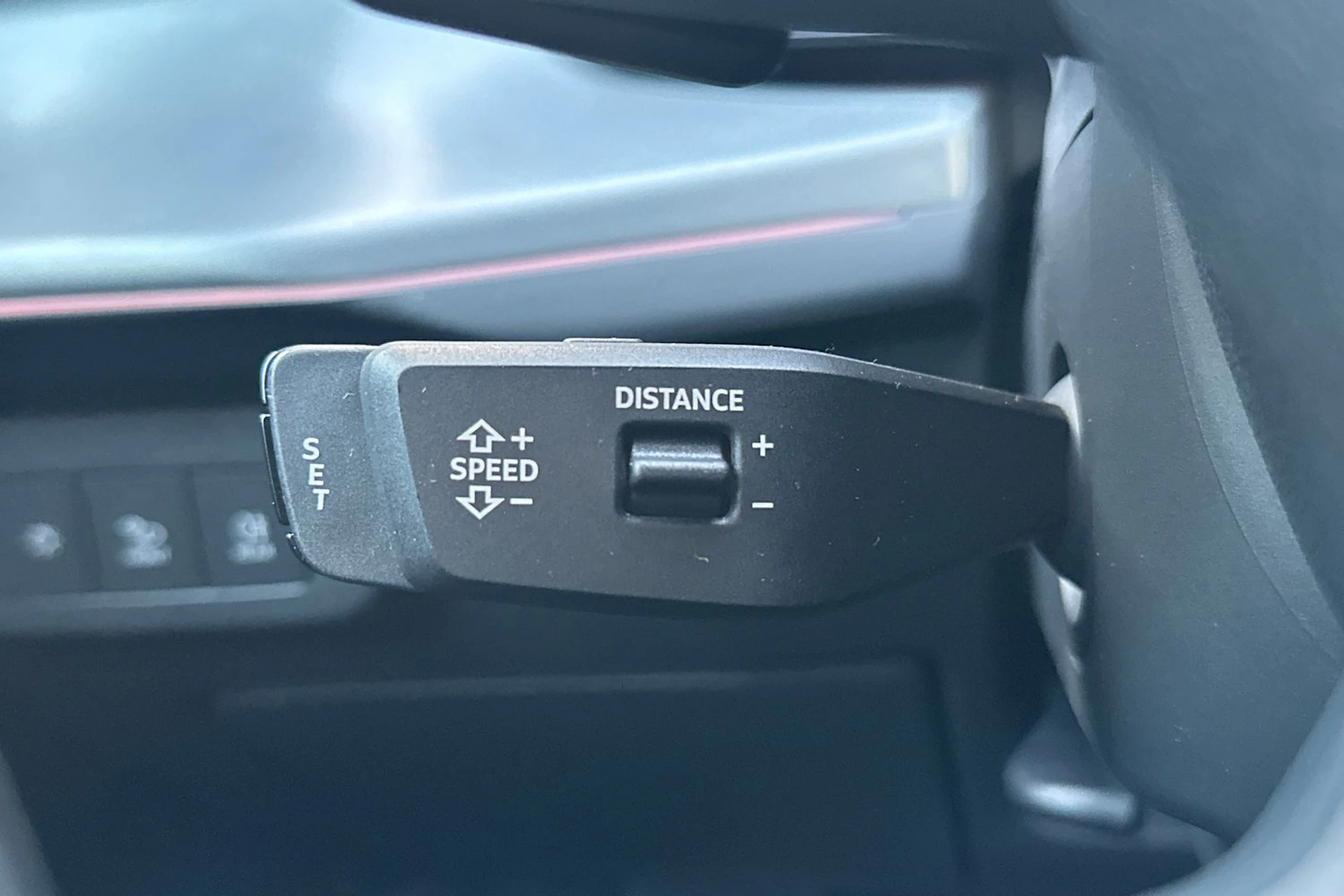 met. vihreä Audi Q3 2026 kuva 16.