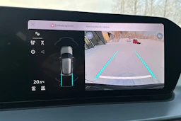 met. vihreä Audi Q3 2026 kuva 20.