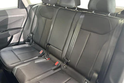 met. harmaa Audi Q3 2026 kuva 8.
