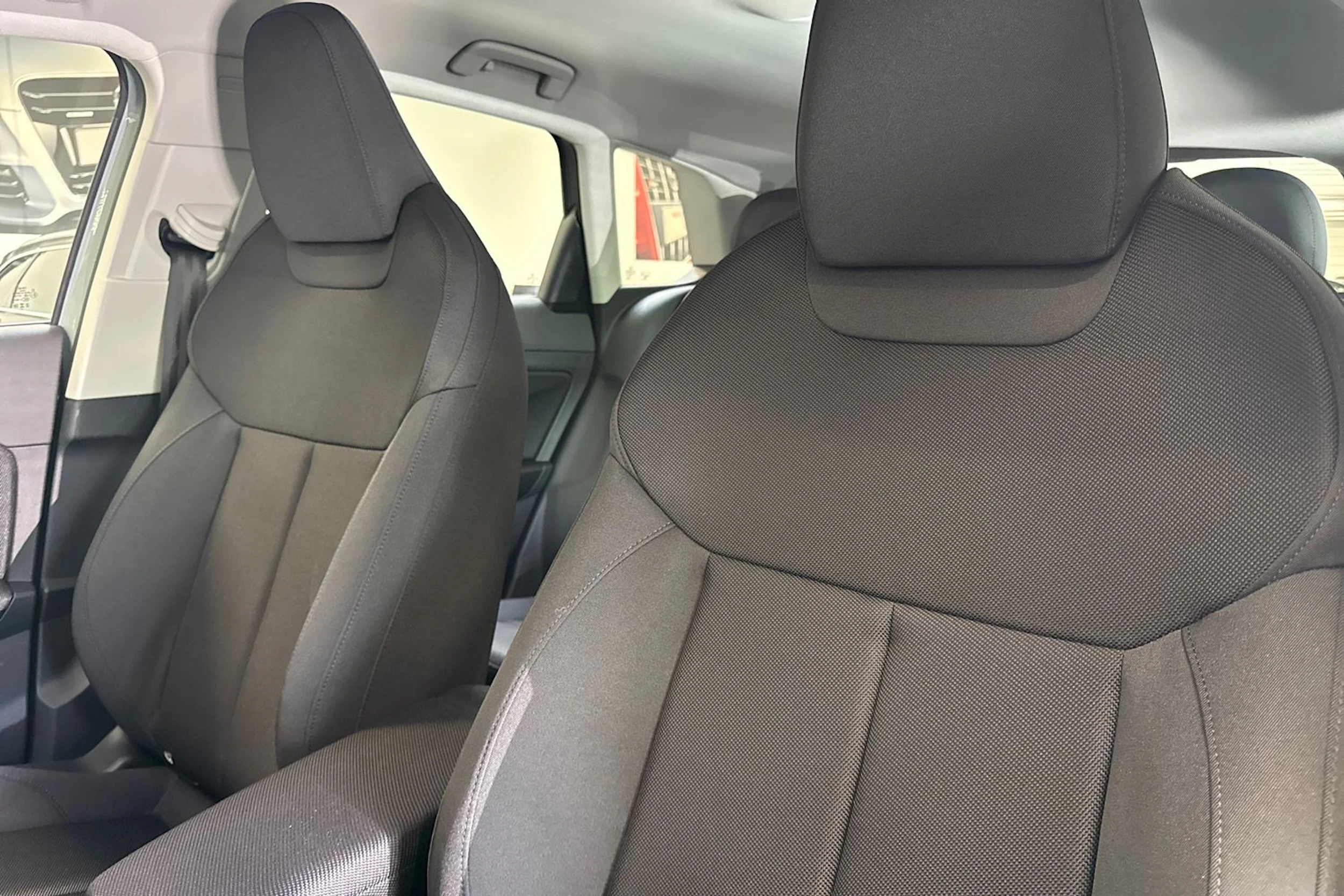 met. harmaa Audi Q3 2026 kuva 12.