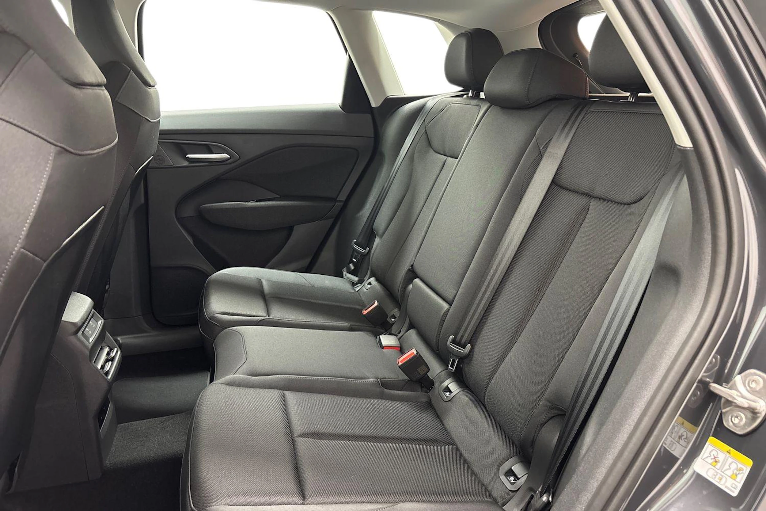 met. harmaa Audi Q3 2026 kuva 8.