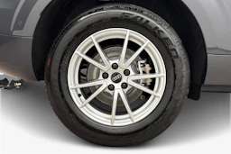 met. harmaa Audi Q3 2026 kuva 9.