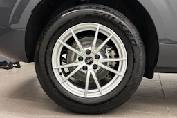 met. harmaa Audi Q3 2026 kuva 10.