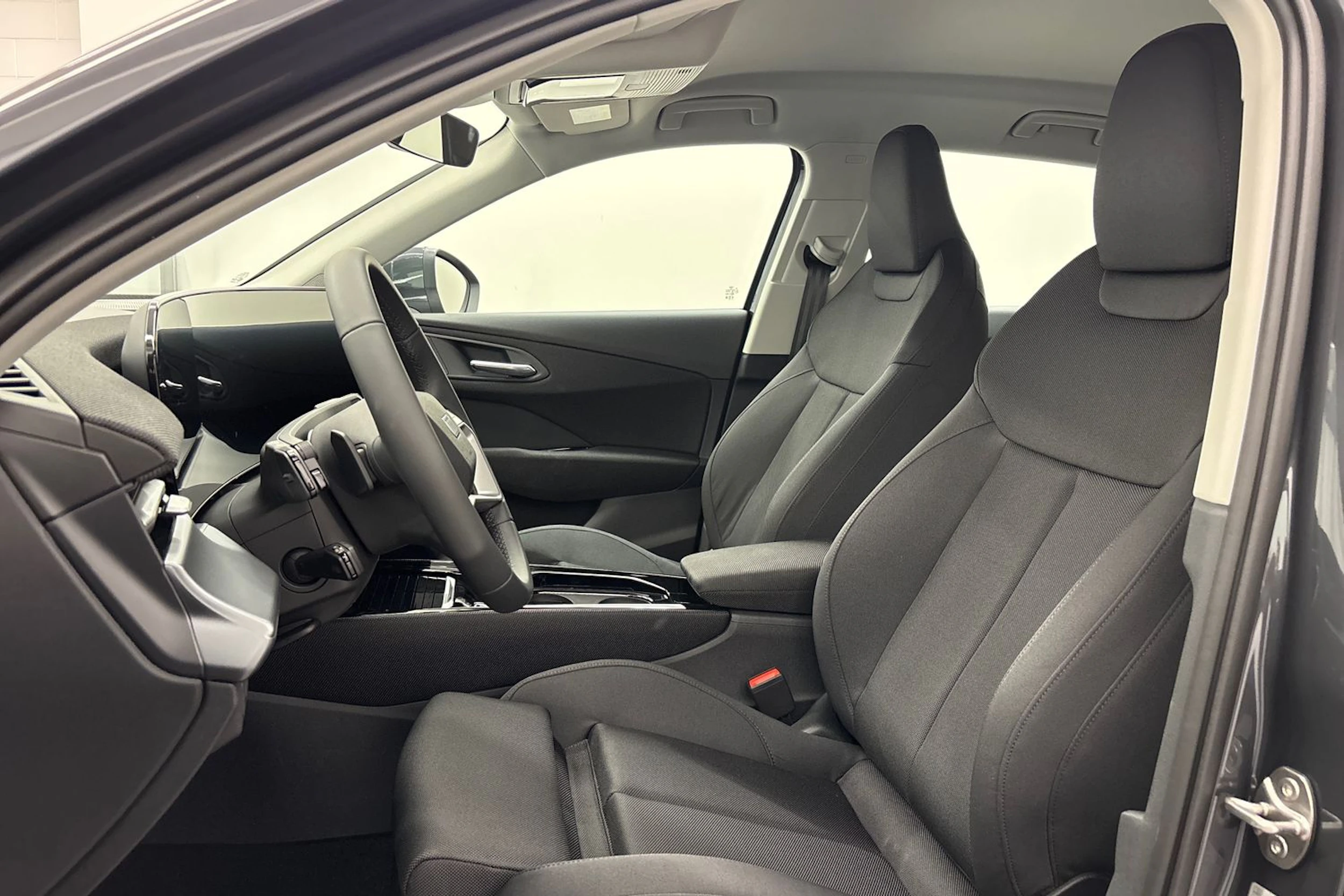 met. harmaa Audi Q3 2026 kuva 11.