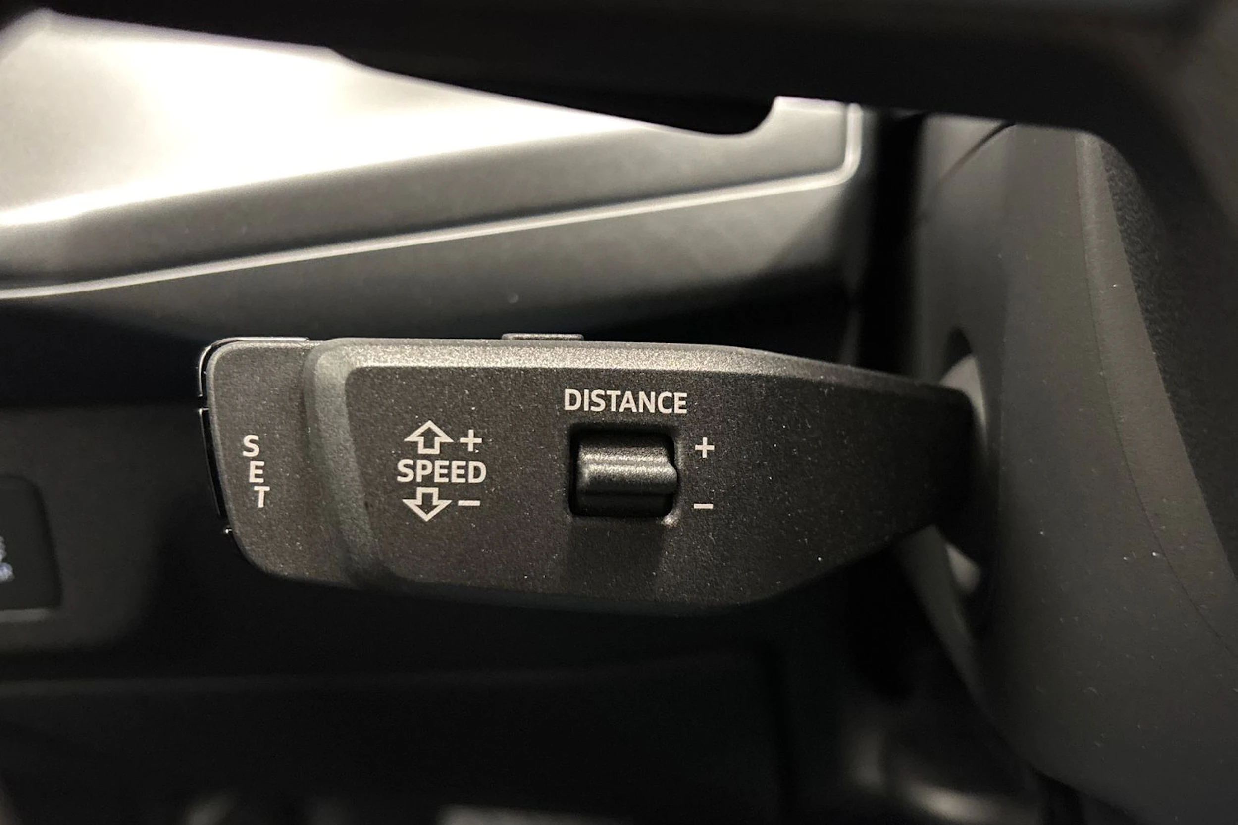 met. harmaa Audi Q3 2026 kuva 15.