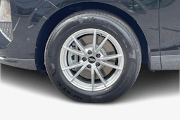 musta Audi Q3 2026 kuva 9.