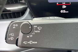 musta Audi Q3 2026 kuva 19.