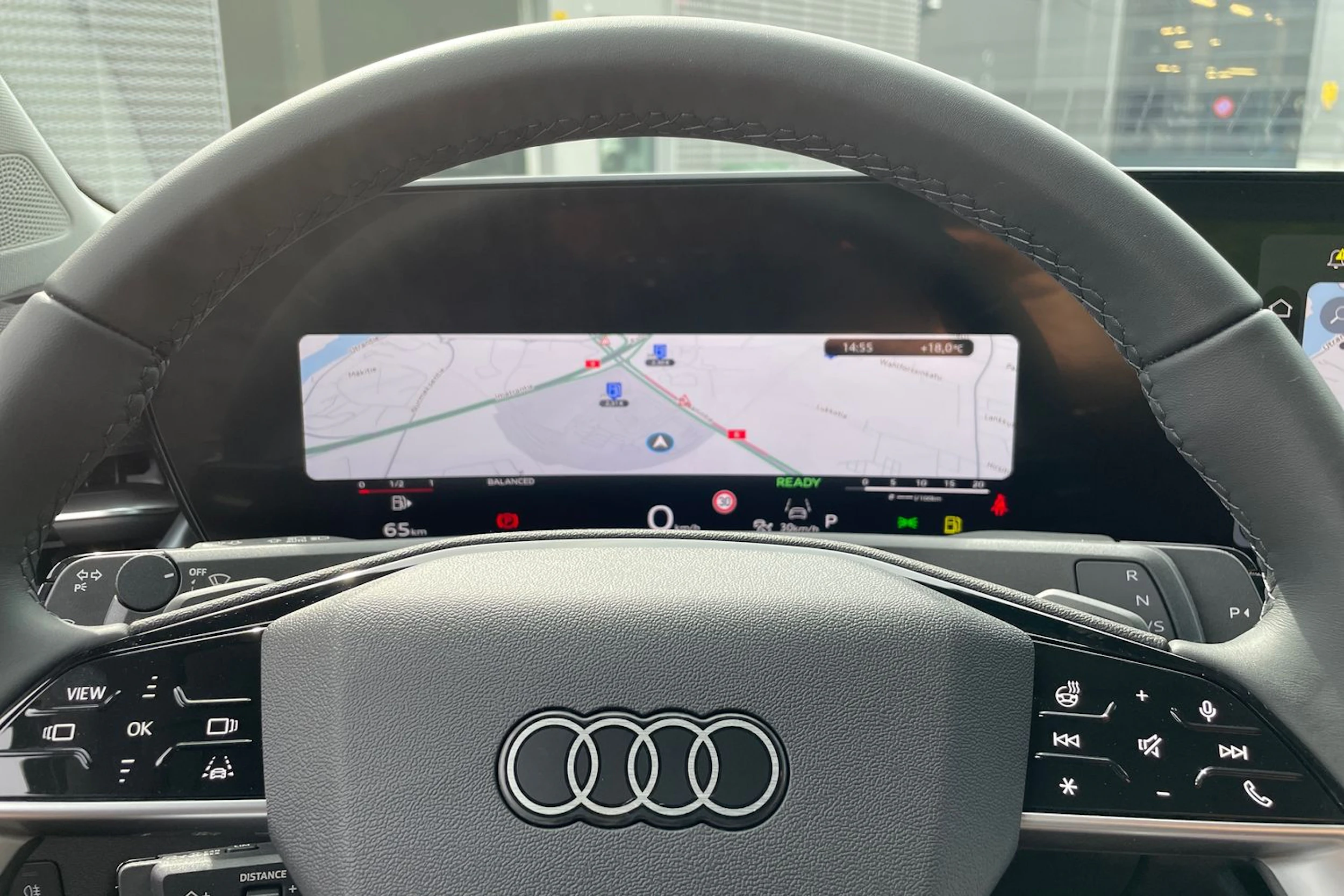 musta Audi Q3 2026 kuva 27.