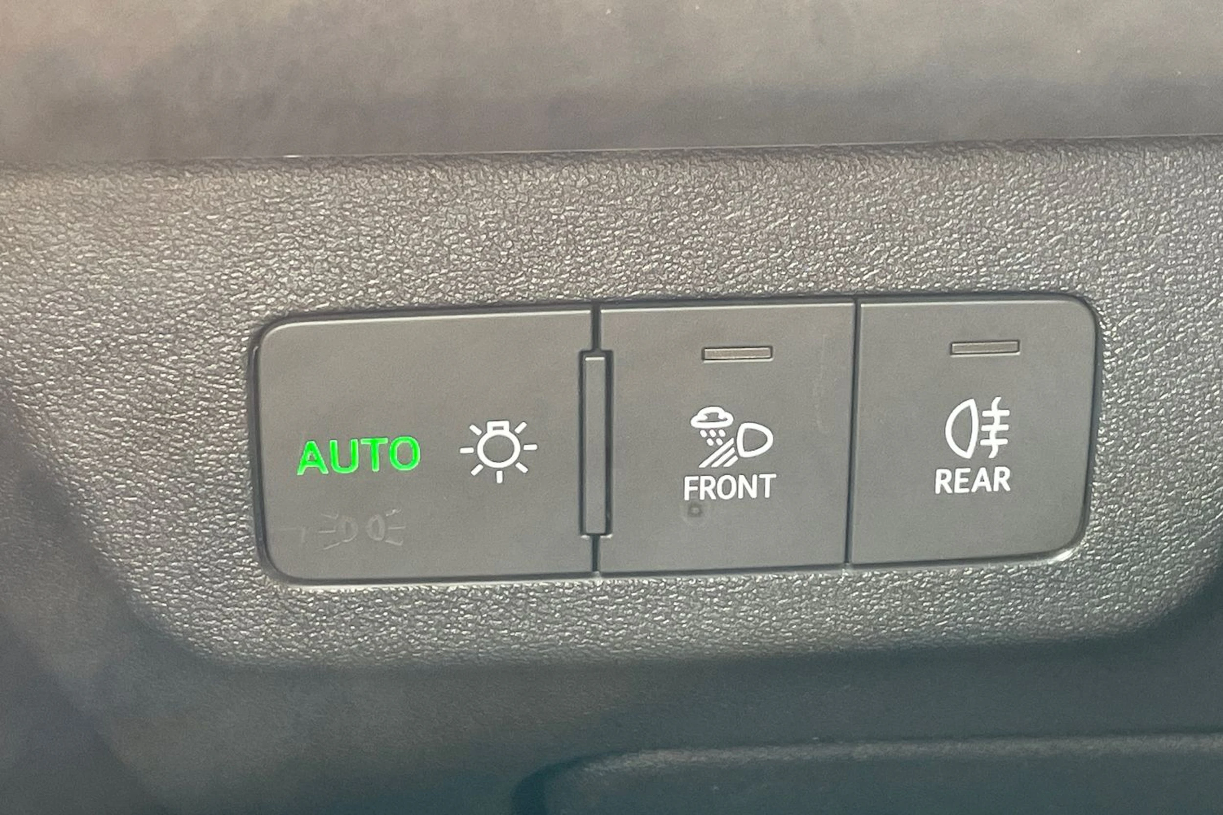 musta Audi Q3 2026 kuva 28.