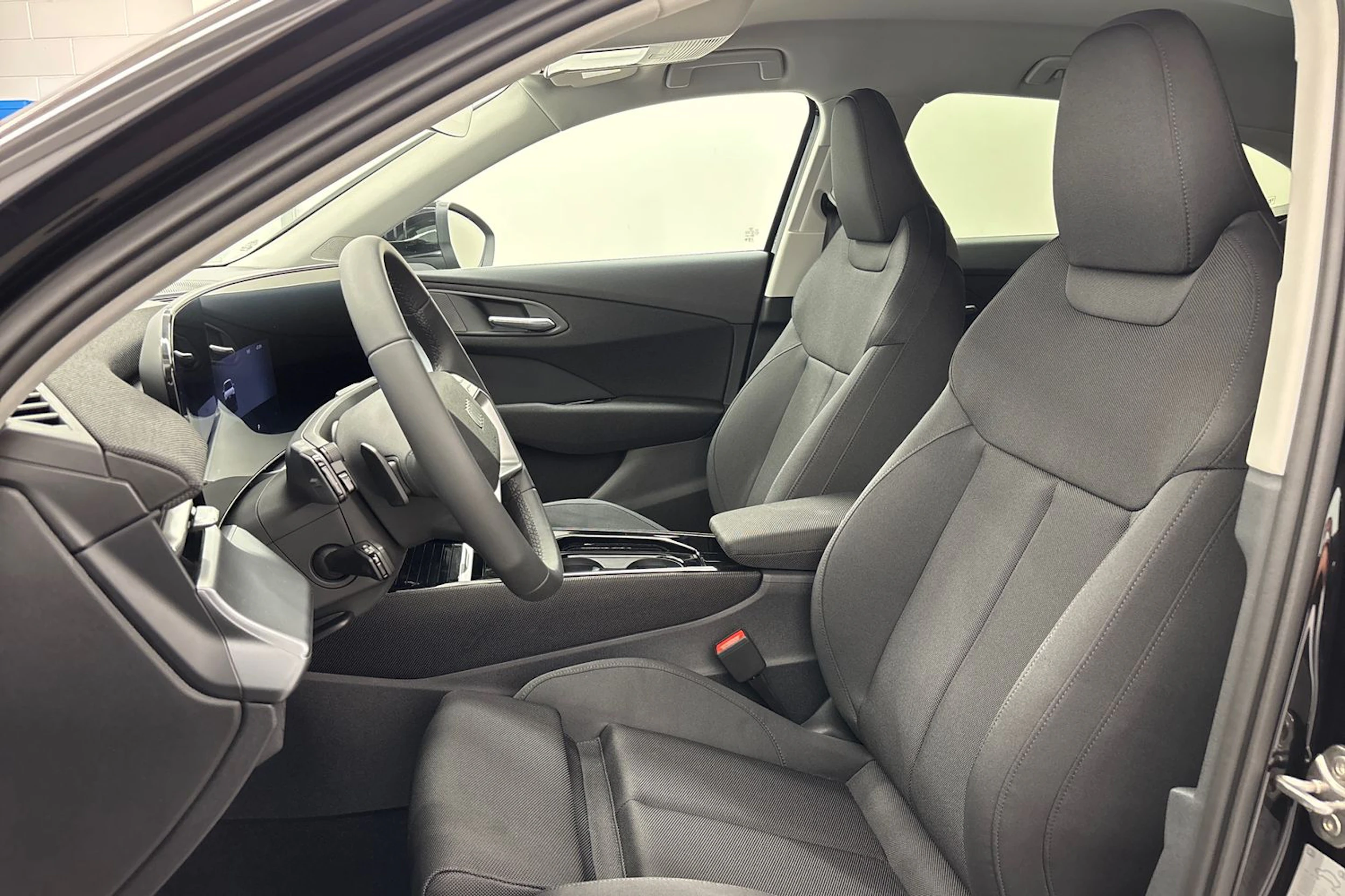 met. musta Audi Q3 2026 kuva 11.