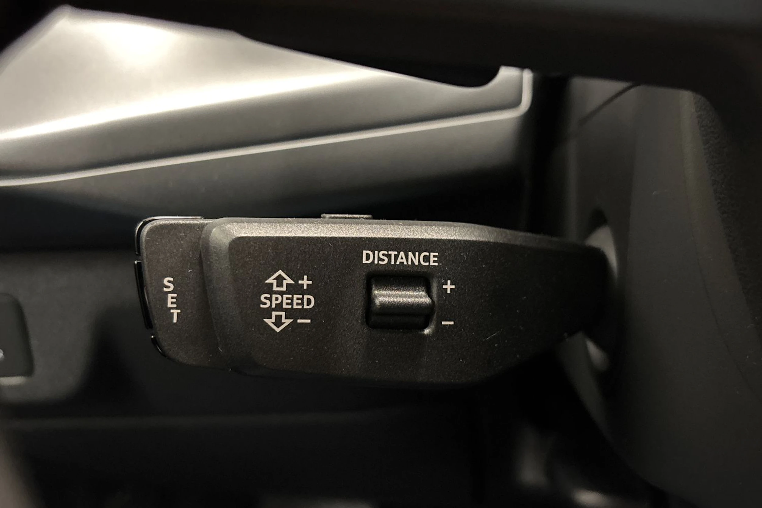 met. musta Audi Q3 2026 kuva 15.