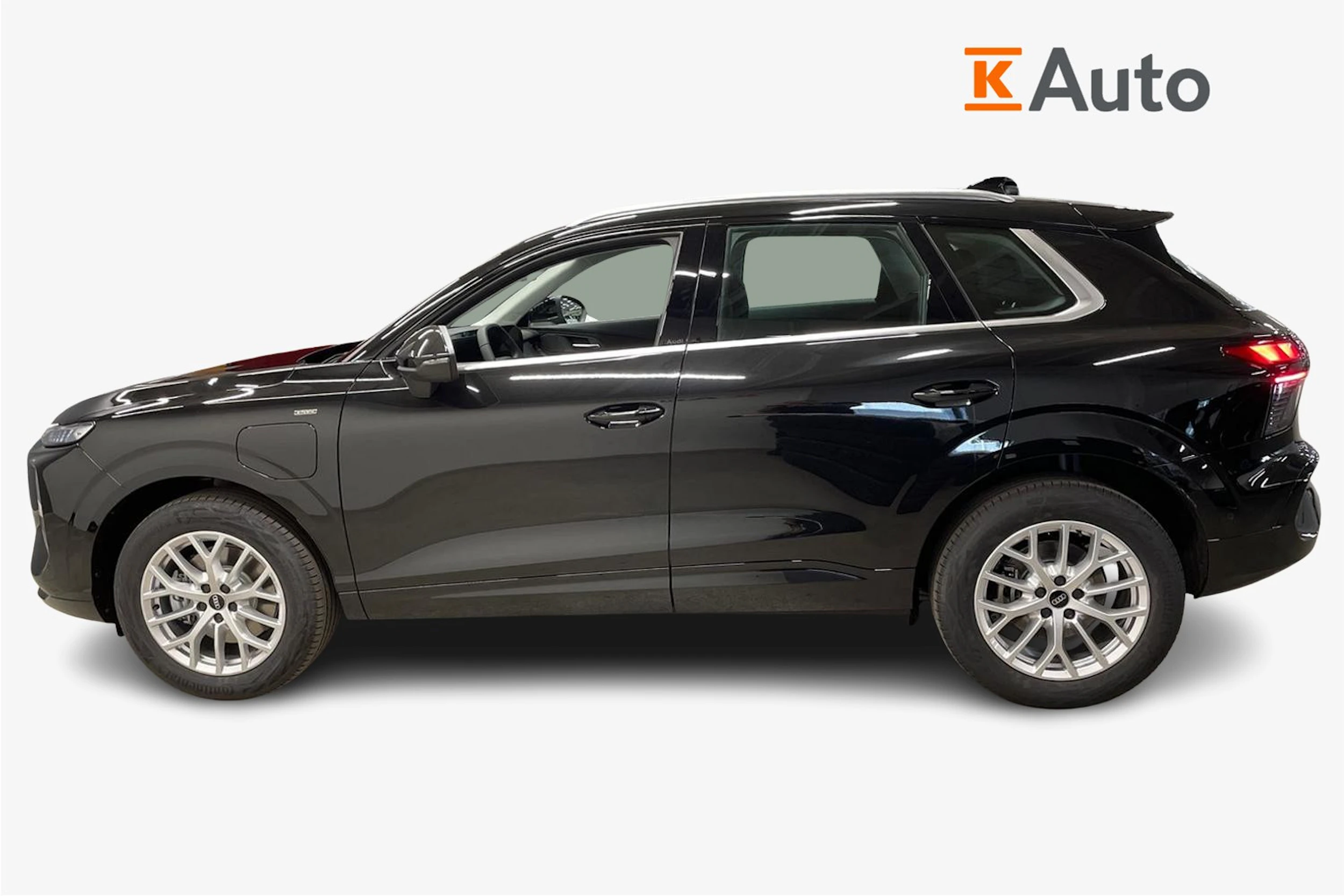 musta Audi Q3 2026 kuva 5.
