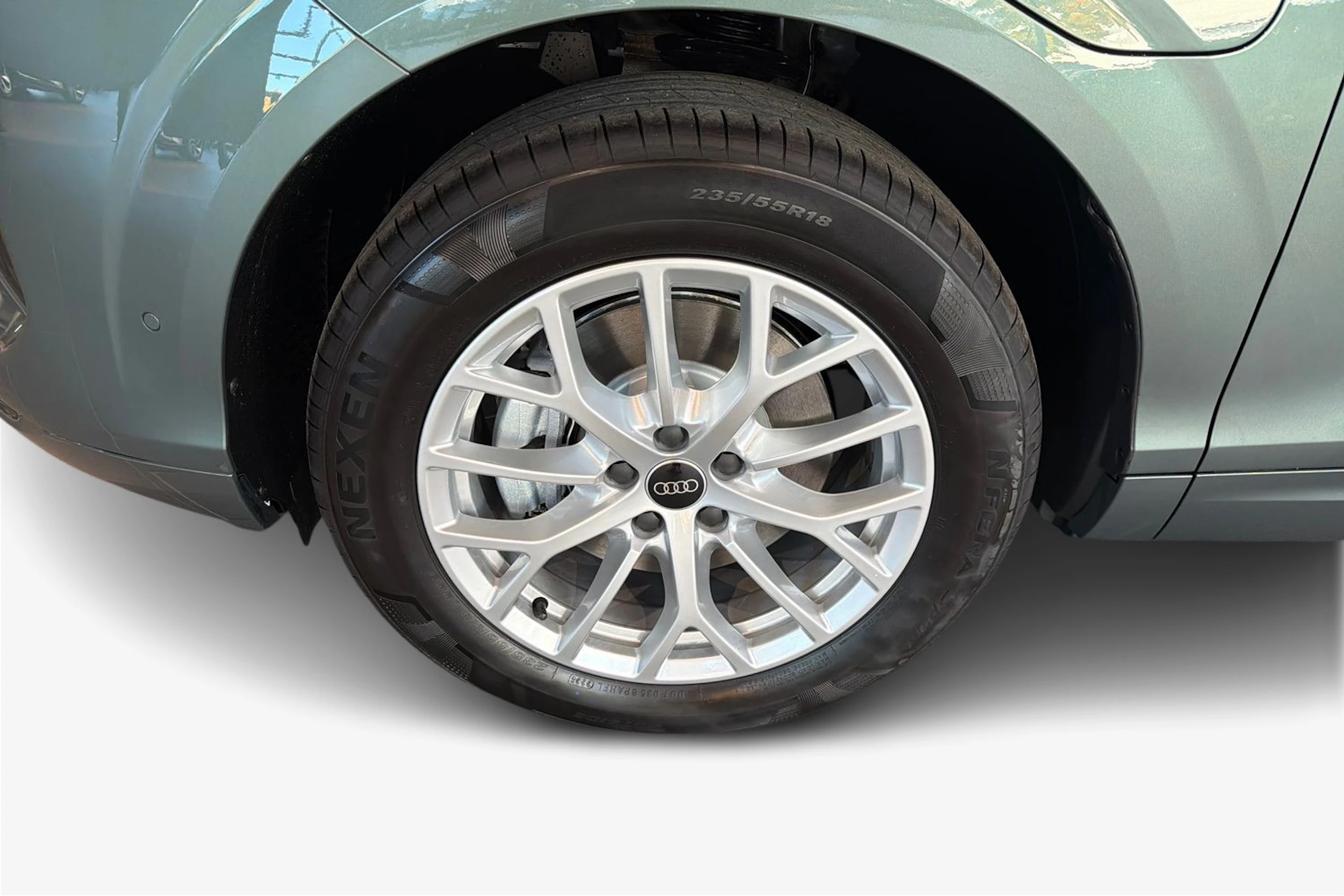 vihreä Audi Q3 2026 kuva 9.