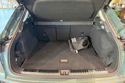 vihreä Audi Q3 2026 kuva 13.