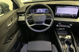 met. vihreä Audi Q3 2026 kuva 12.