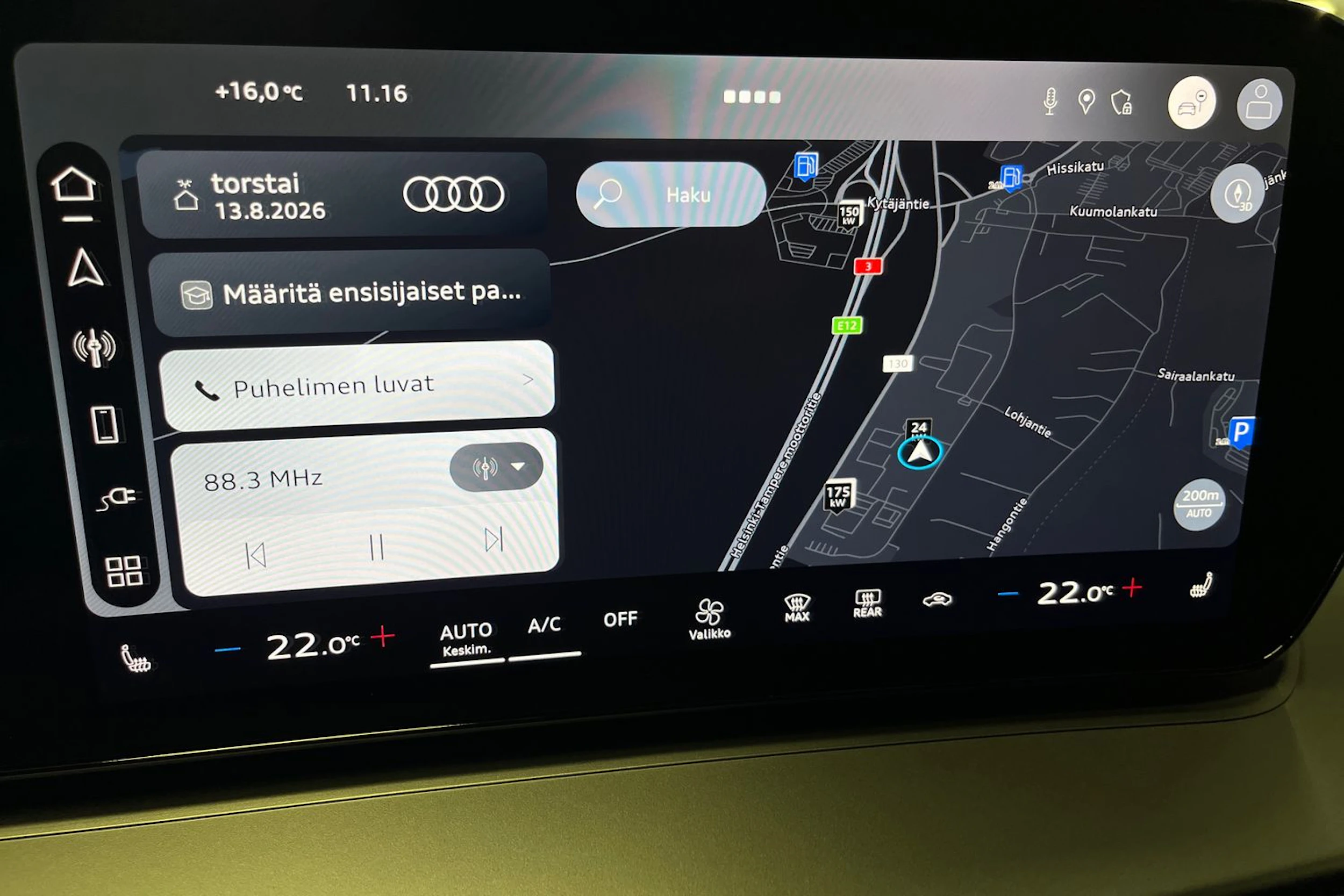 met. vihreä Audi Q3 2026 kuva 19.