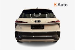 valkoinen Audi Q3 2026 kuva 3.