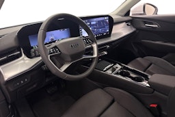 valkoinen Audi Q3 2026 kuva 6.