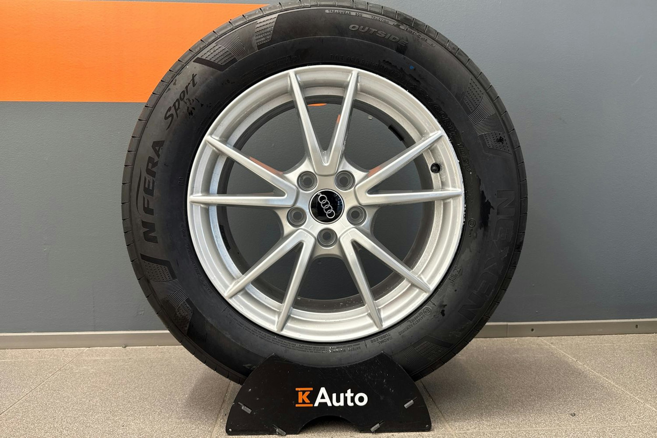 valkoinen Audi Q3 2026 kuva 10.