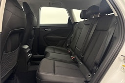 valkoinen Audi Q3 2026 kuva 11.