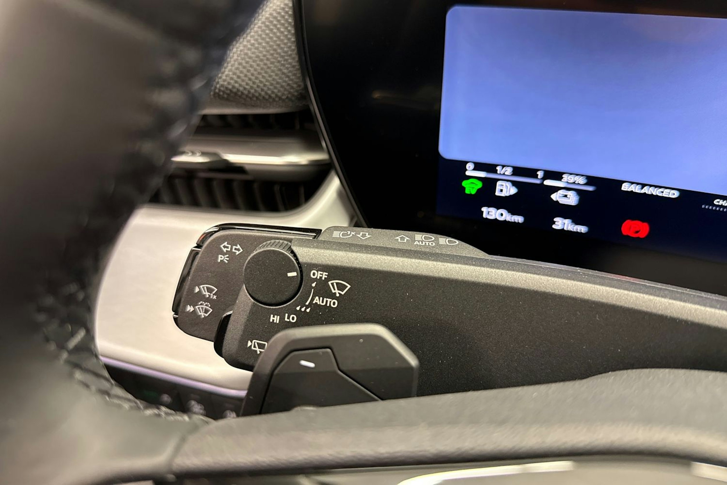 valkoinen Audi Q3 2026 kuva 15.